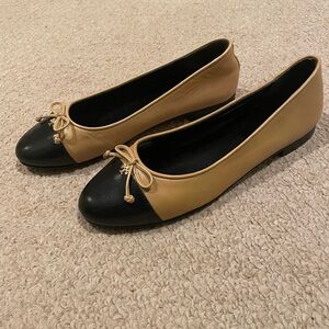 Tory Burch cap toe ballet flats in black and tan- brand new size 5.5